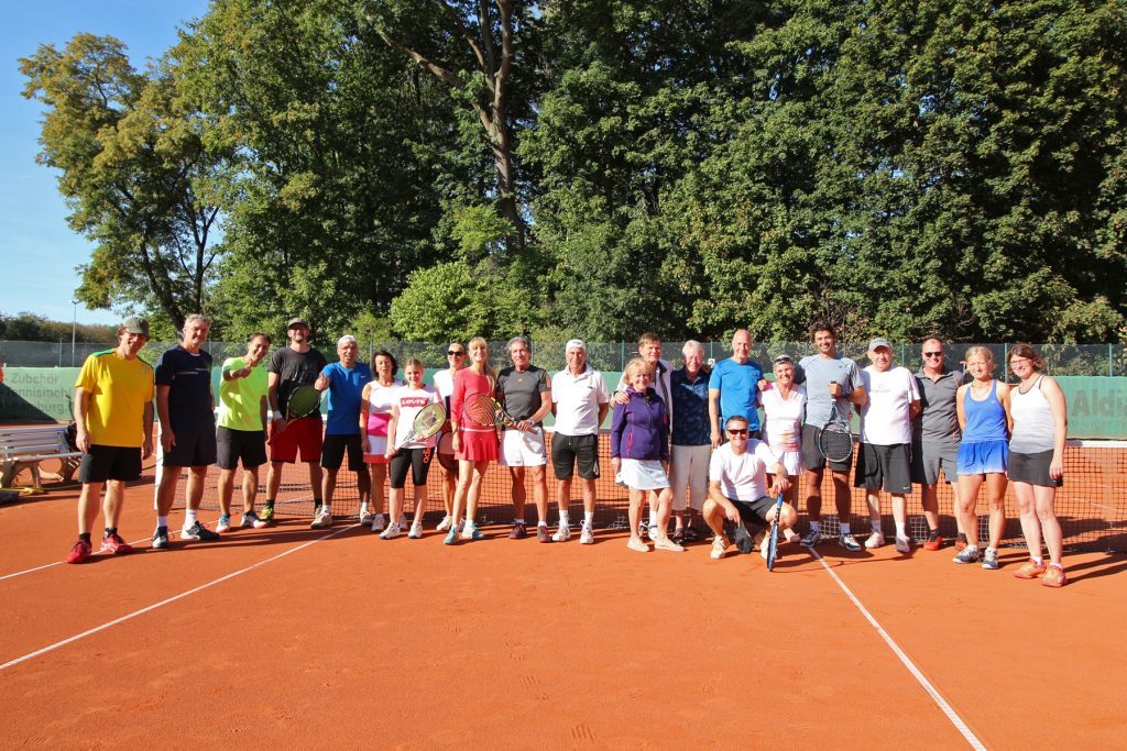 Gruppenfoto der Tennisabteilung des TPSK